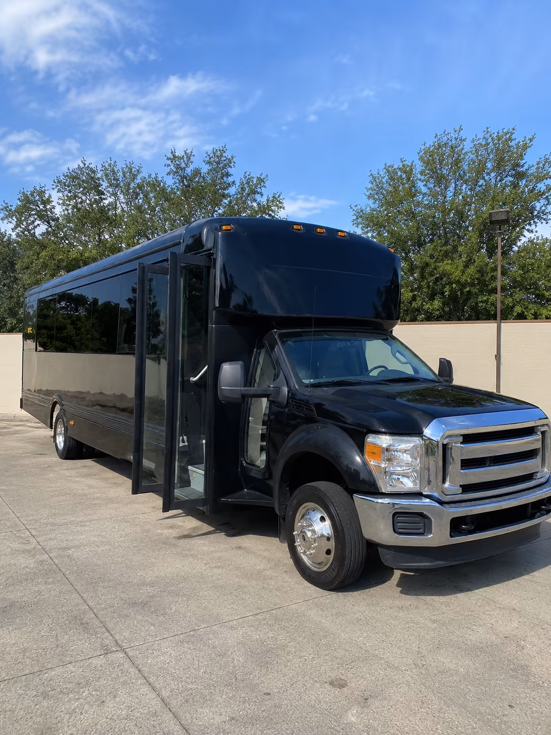 blaine 20 passenger party bus