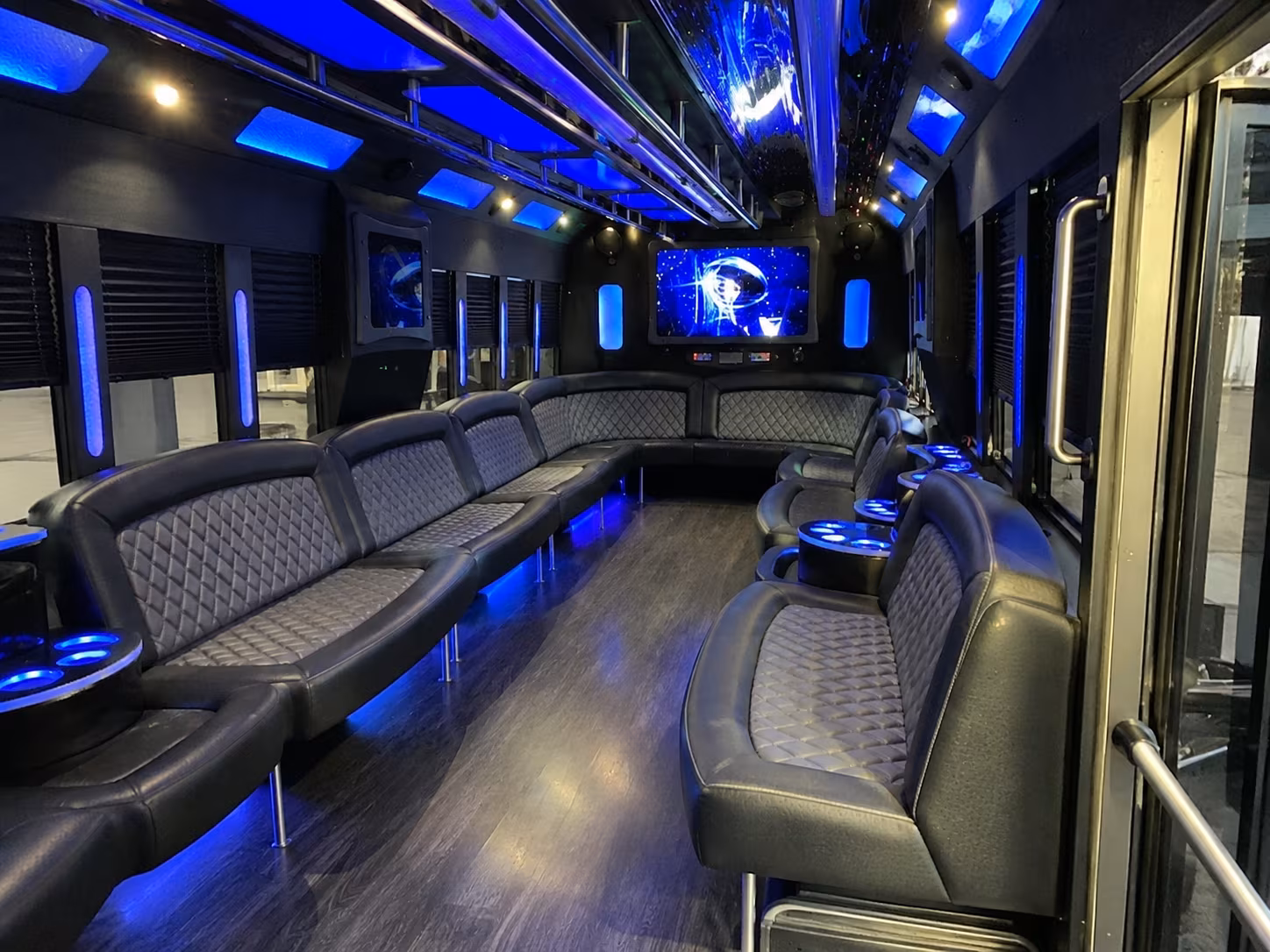 blaine 28 passenger party bus interior