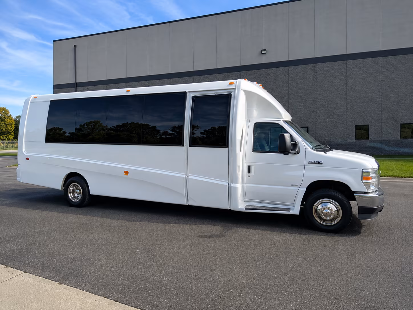 concert bus rentals for groups heading to armory minneapolis shows