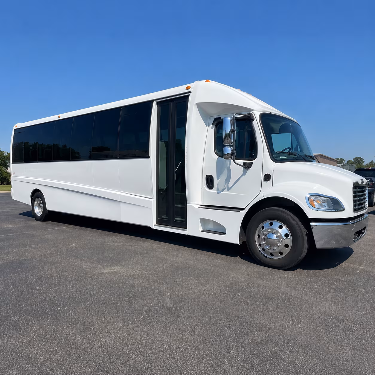 corporate airport transfer buses between blaine and msp