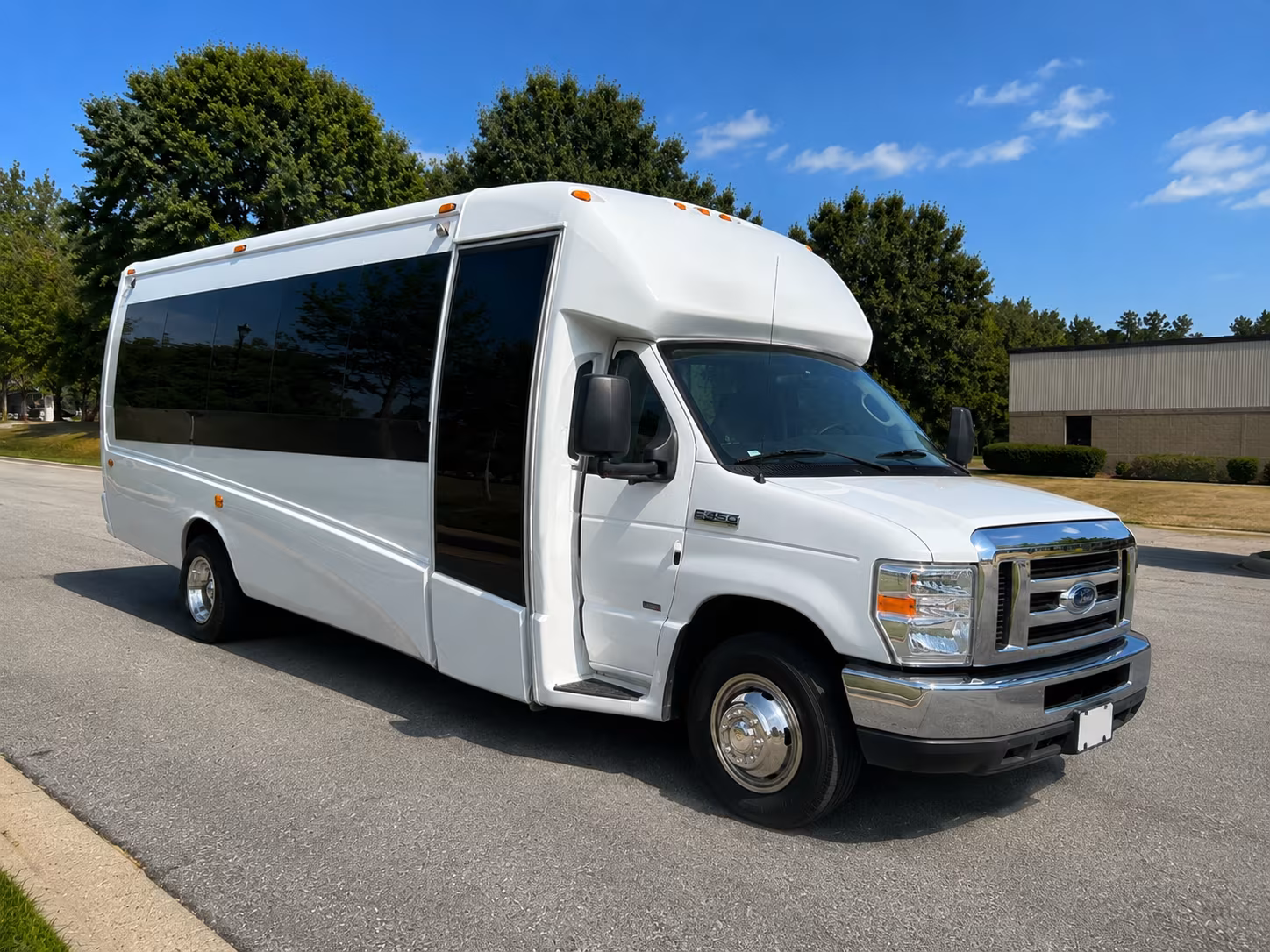 shuttle buses to mystic lake amphitheater and casino concerts